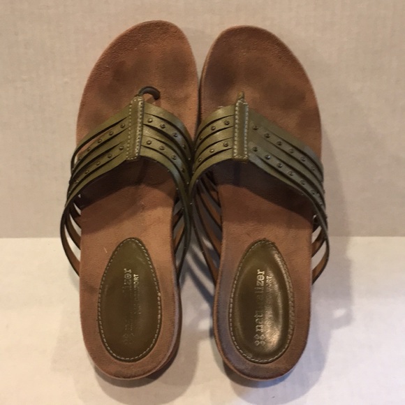 naturalizer shoes and sandals